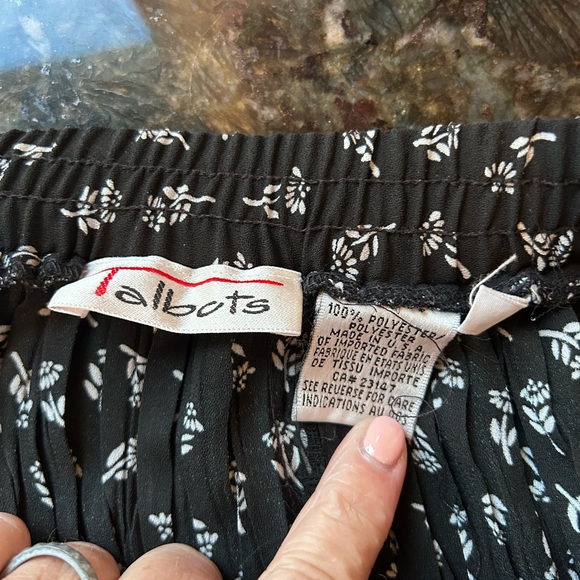 Vintage Talbots Accordian Pleated floral Maxi Skirt. elastic waist. EUC. 18. - Picture 6 of 11